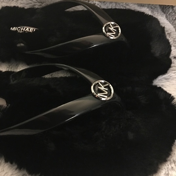 MICHAEL Kors Black fur jelly flip flops sandals - Picture 4 of 6